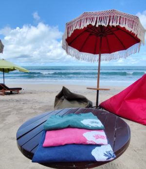 Crop Top sérigraphié Mange Prie AriAri